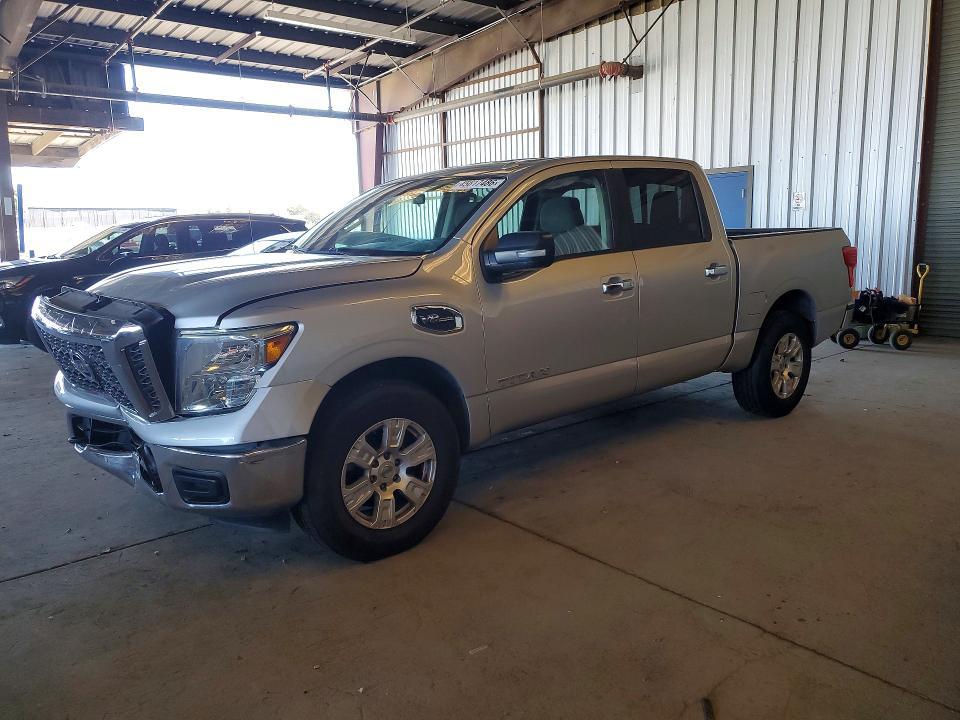 2017 Nissan Titan SV