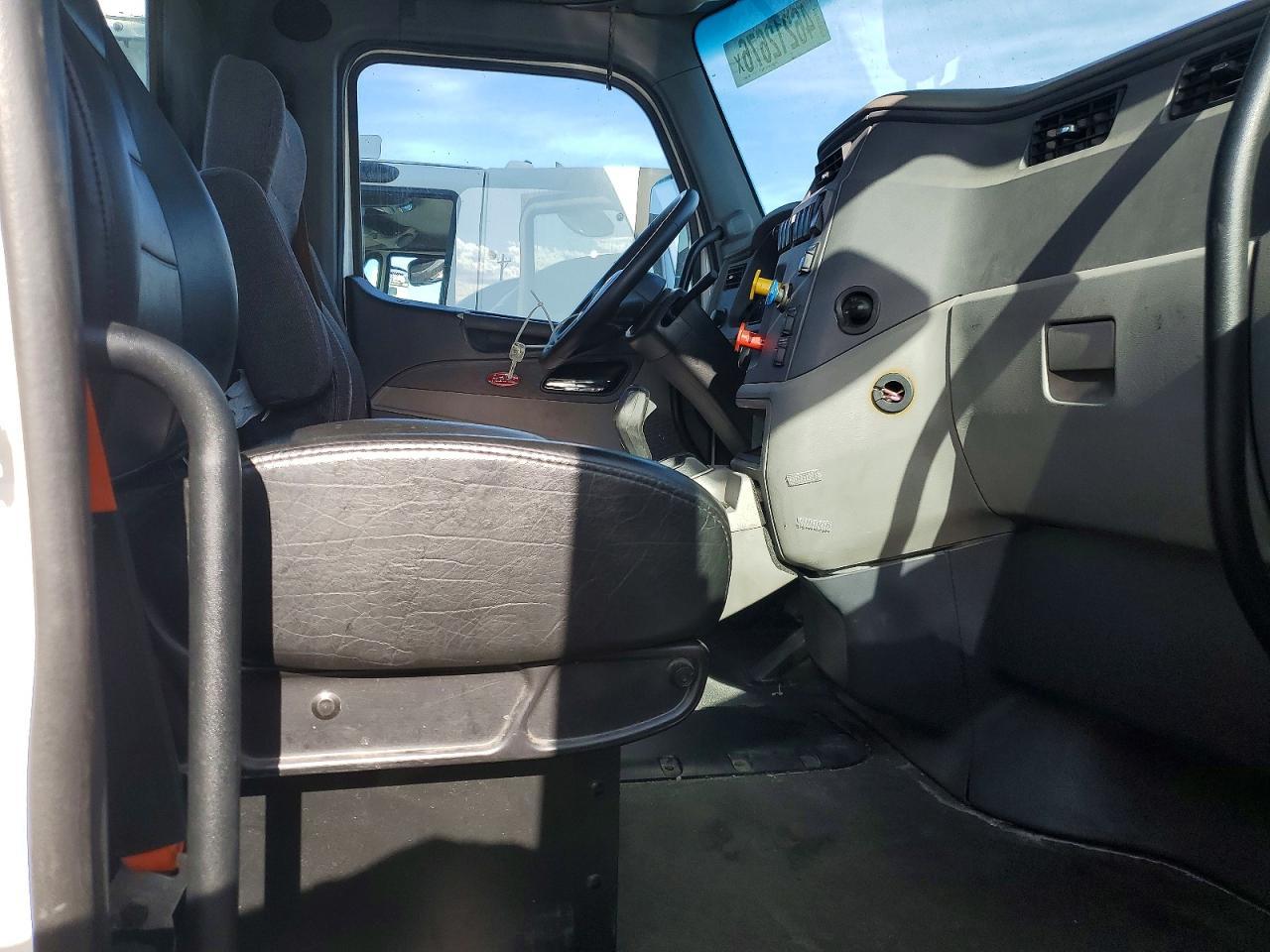 2017 Peterbilt 579 Semi Truck