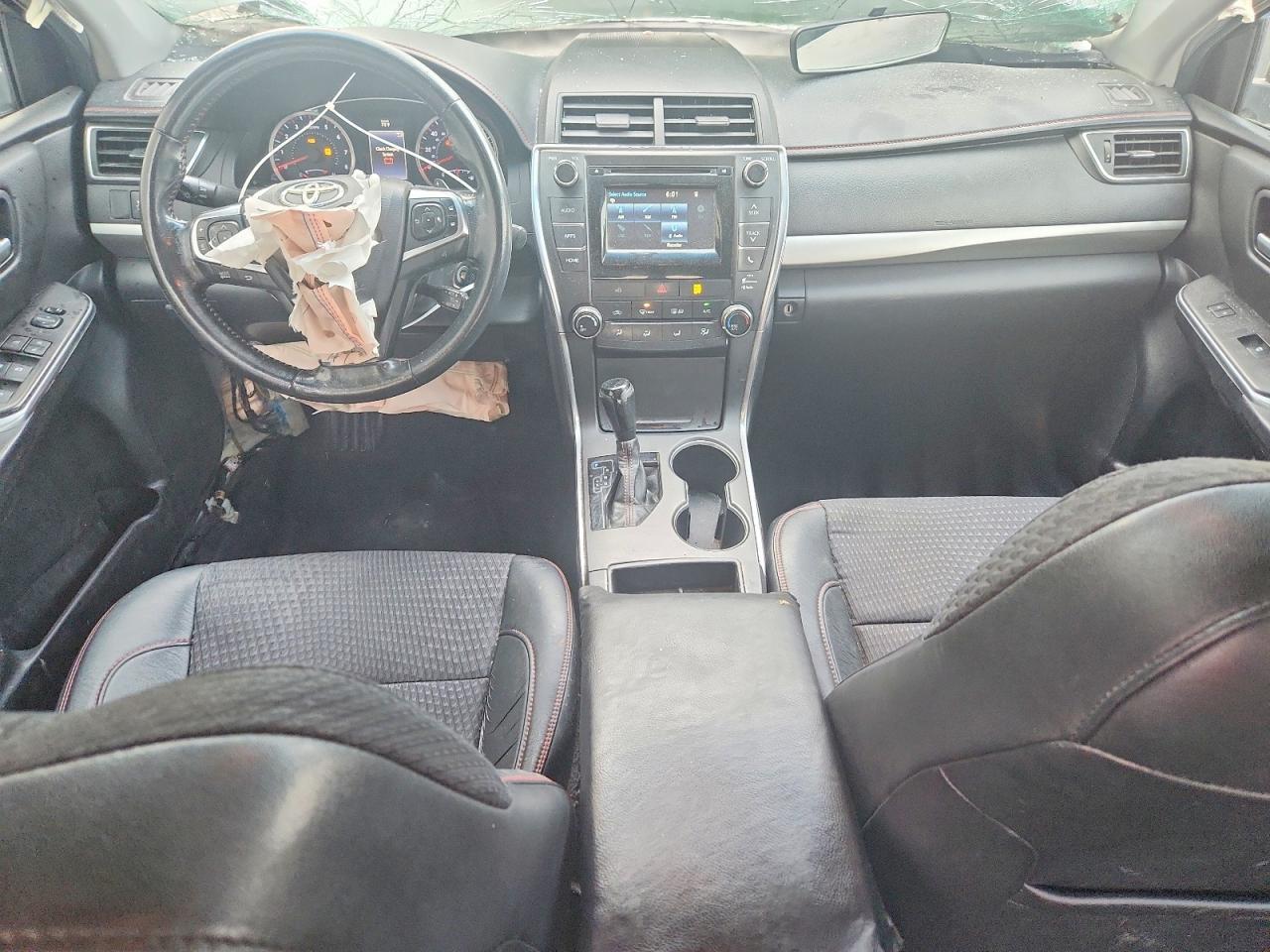 2015 Toyota Camry se
