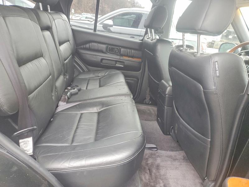 2001 Infiniti QX4 Base