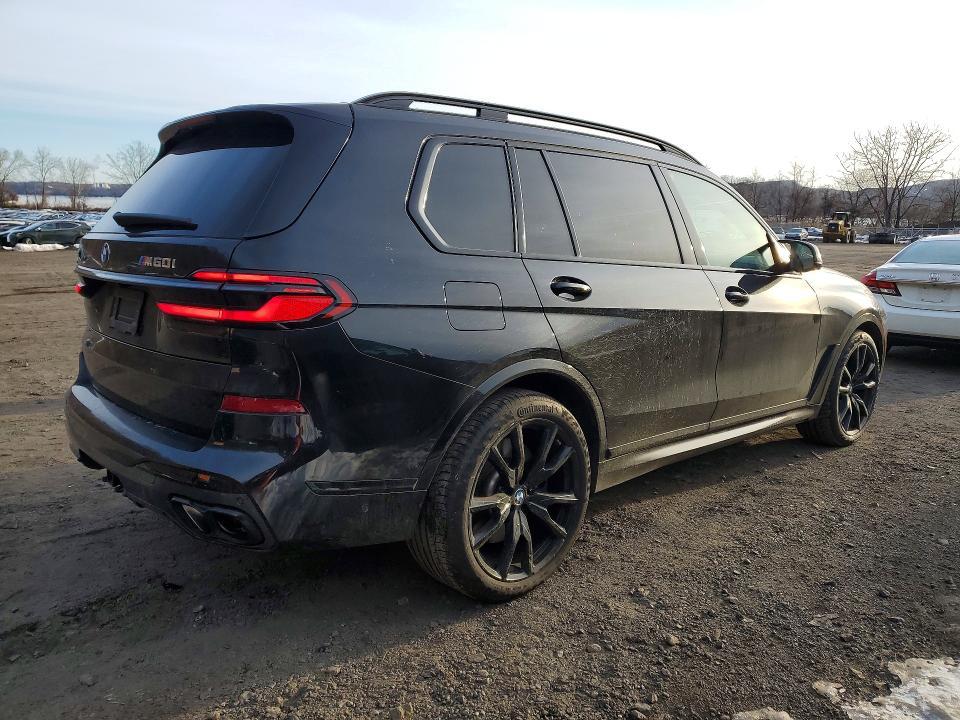 2024 BMW X7 M60i