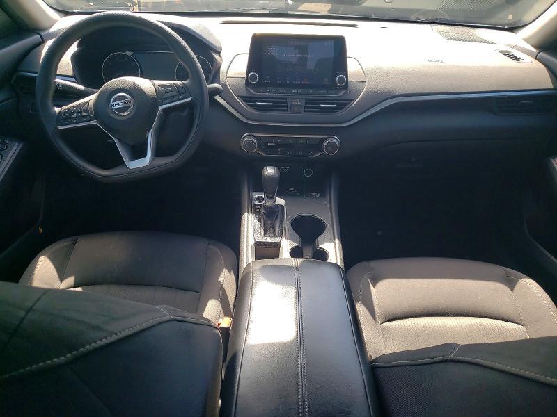 2020 Niss Altima