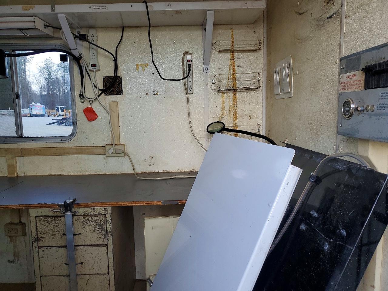 1999 Feathrlite 1999 Featherlite Fiber Optic Splicing Trailer