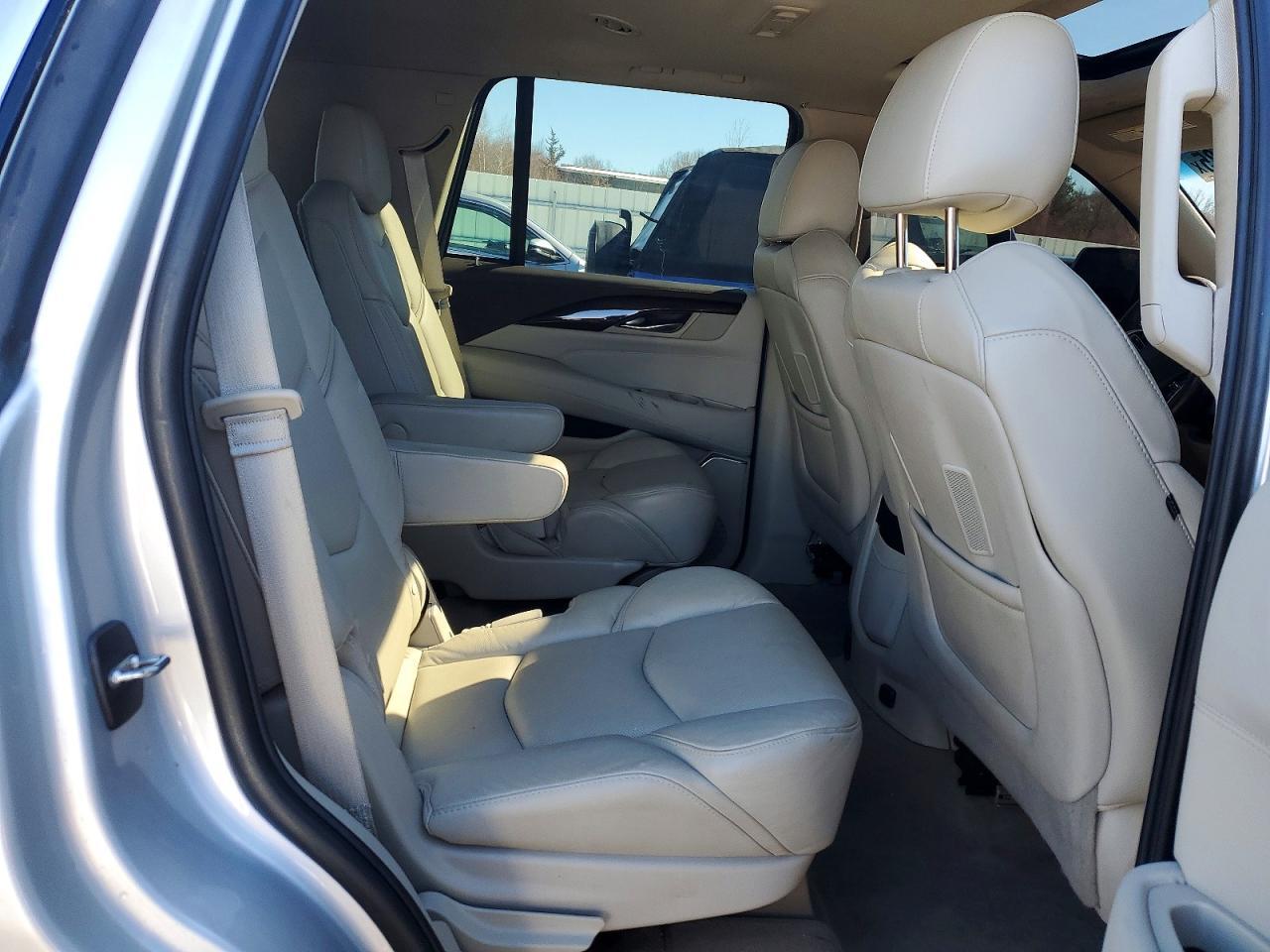 2017 Cadillac Escalade Luxury