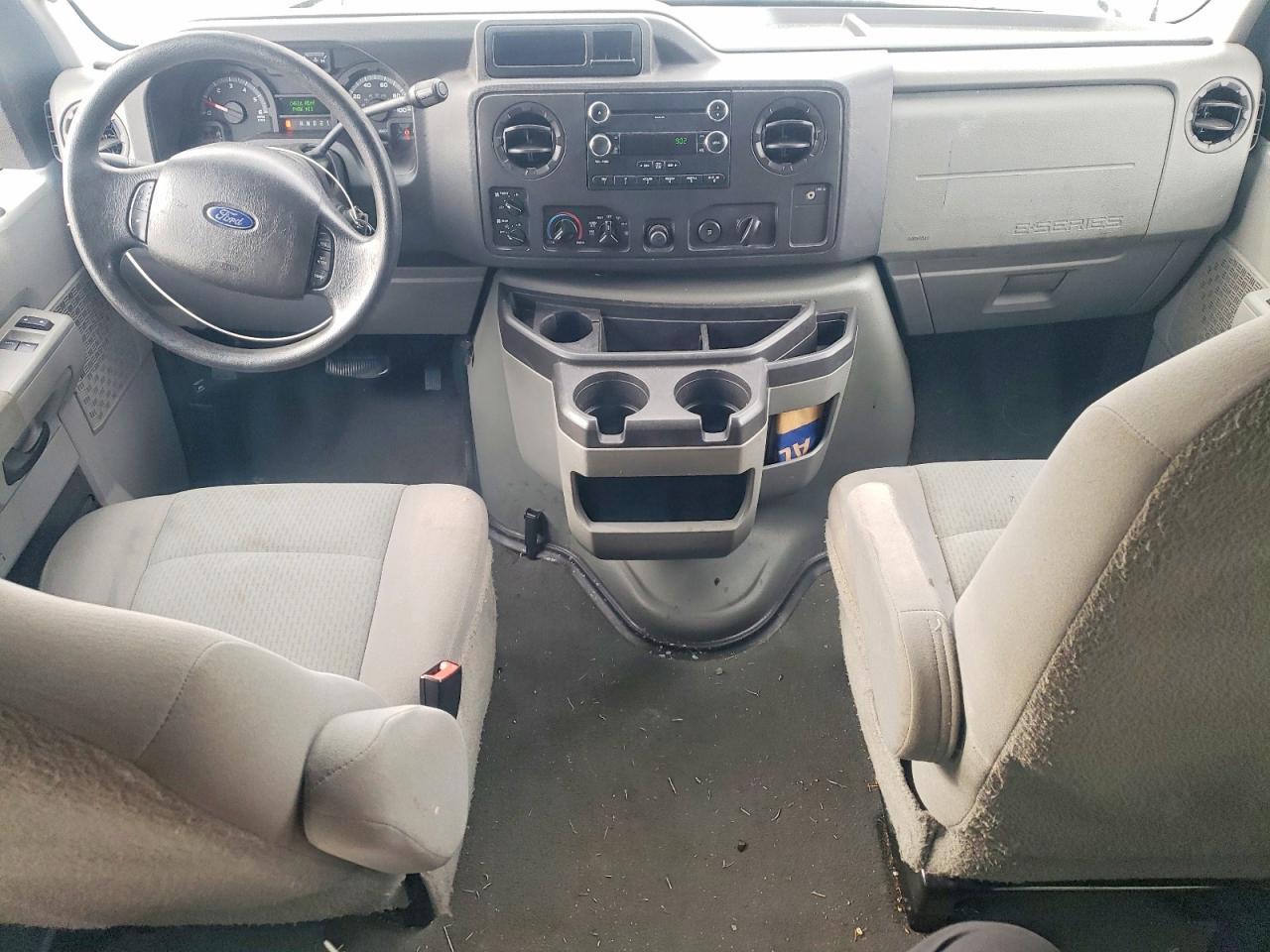 2010 Ford Econoline E350 Super Duty Wagon