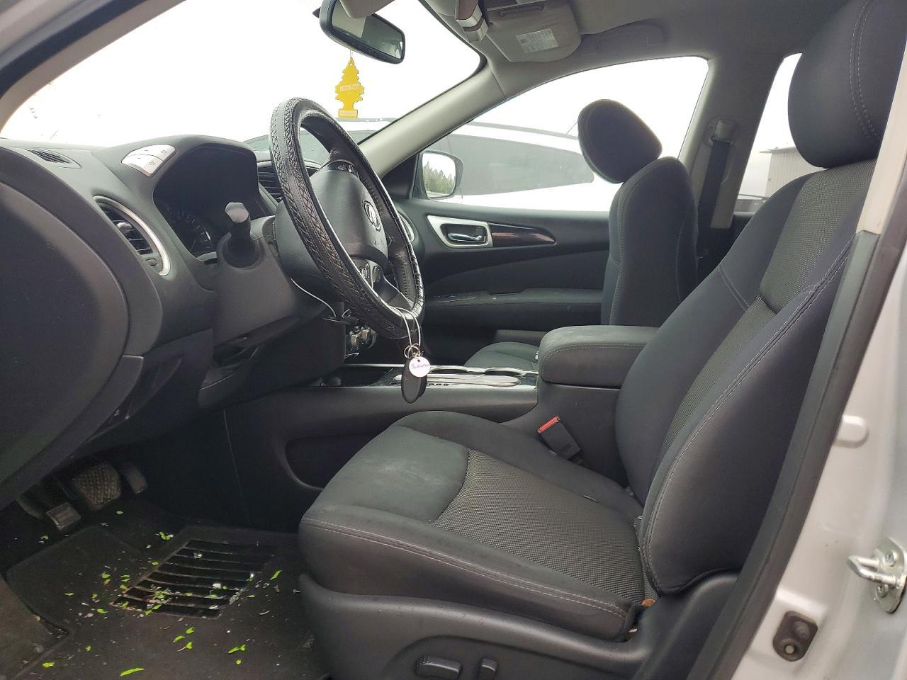 2017 Nissan Pathfinder sv