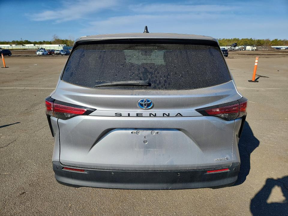 2021 Toyota Sienna xle 7-passenger