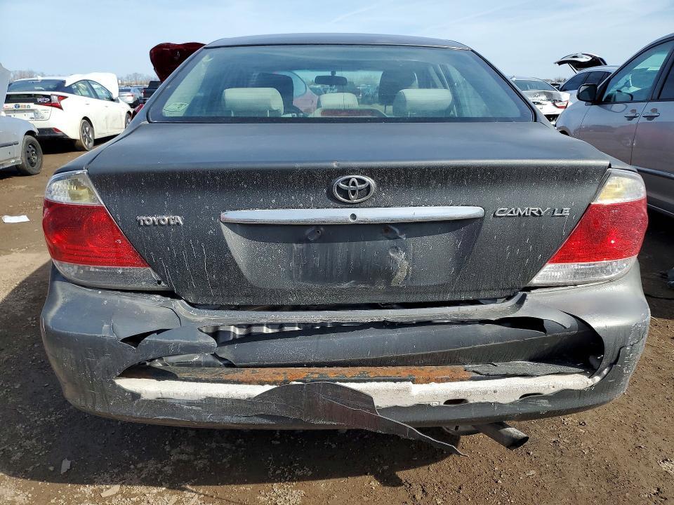 2005 Toyota Camry le