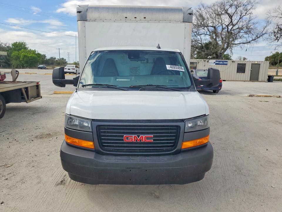 2022 GMC Savana BOX Truck