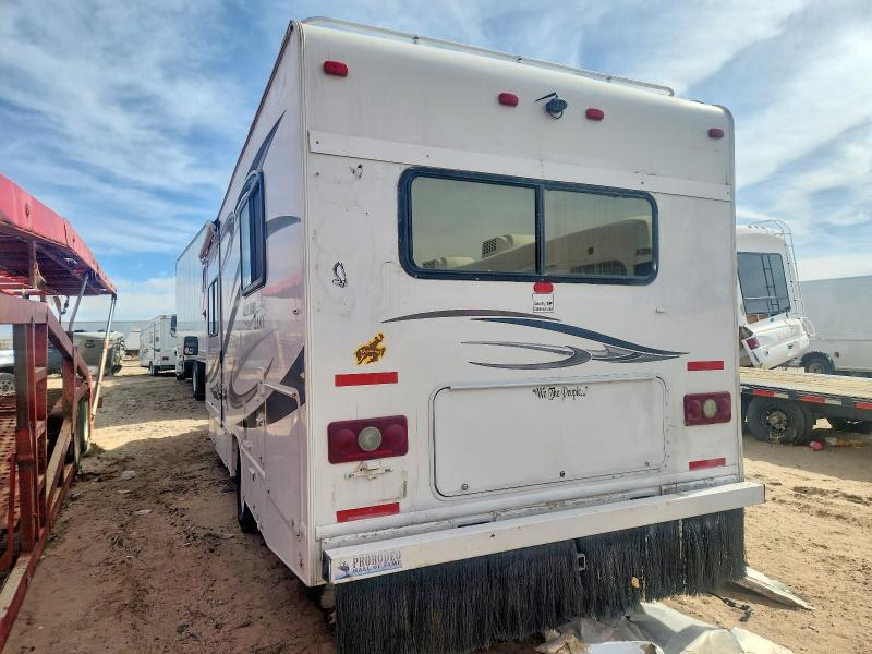 2013 Ford Econoline E450 Super Duty Cutaway Van