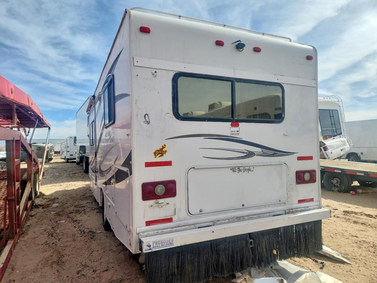 2013 Ford Econoline E450 Super Duty Cutaway Van