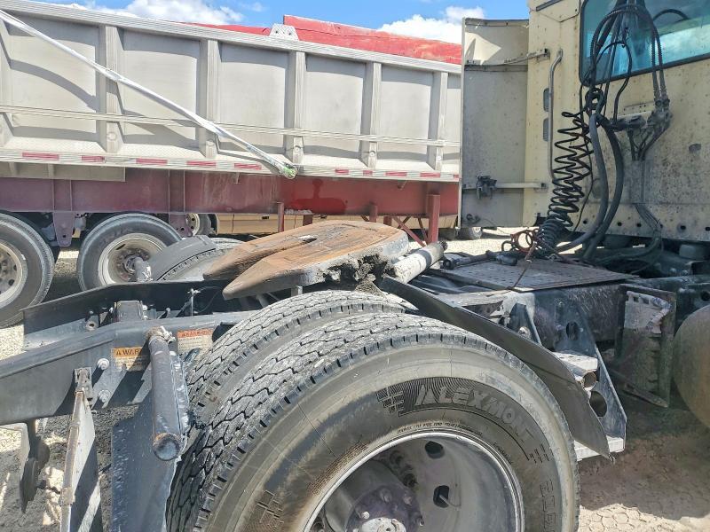 2007 Freightliner Conventional Columbia