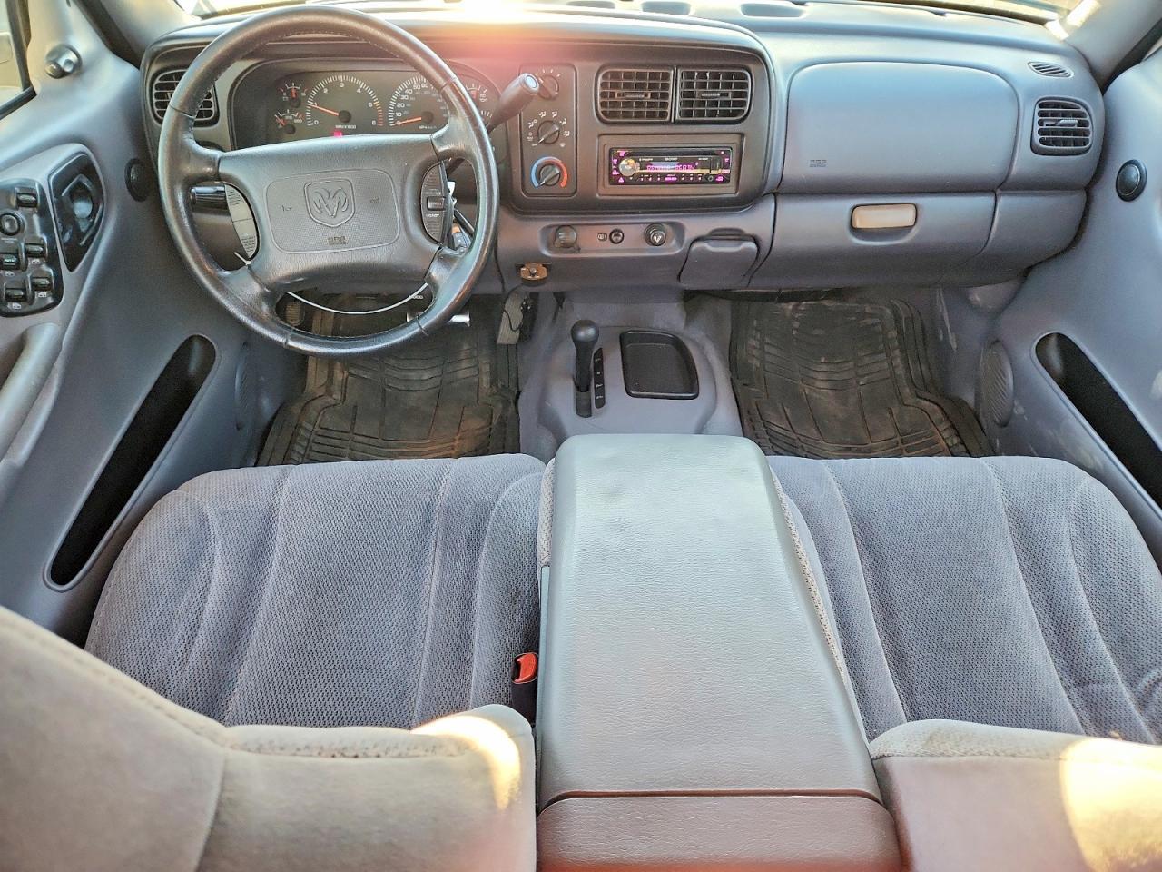 2000 Dodge Dakota Quattro