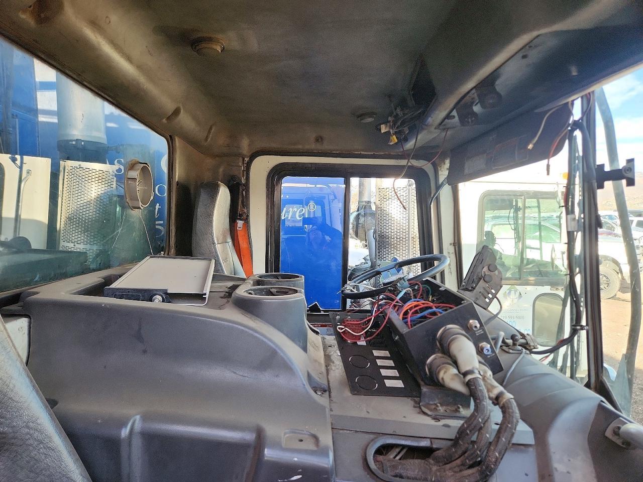 2010 Mack MRU613 Refuse Truck
