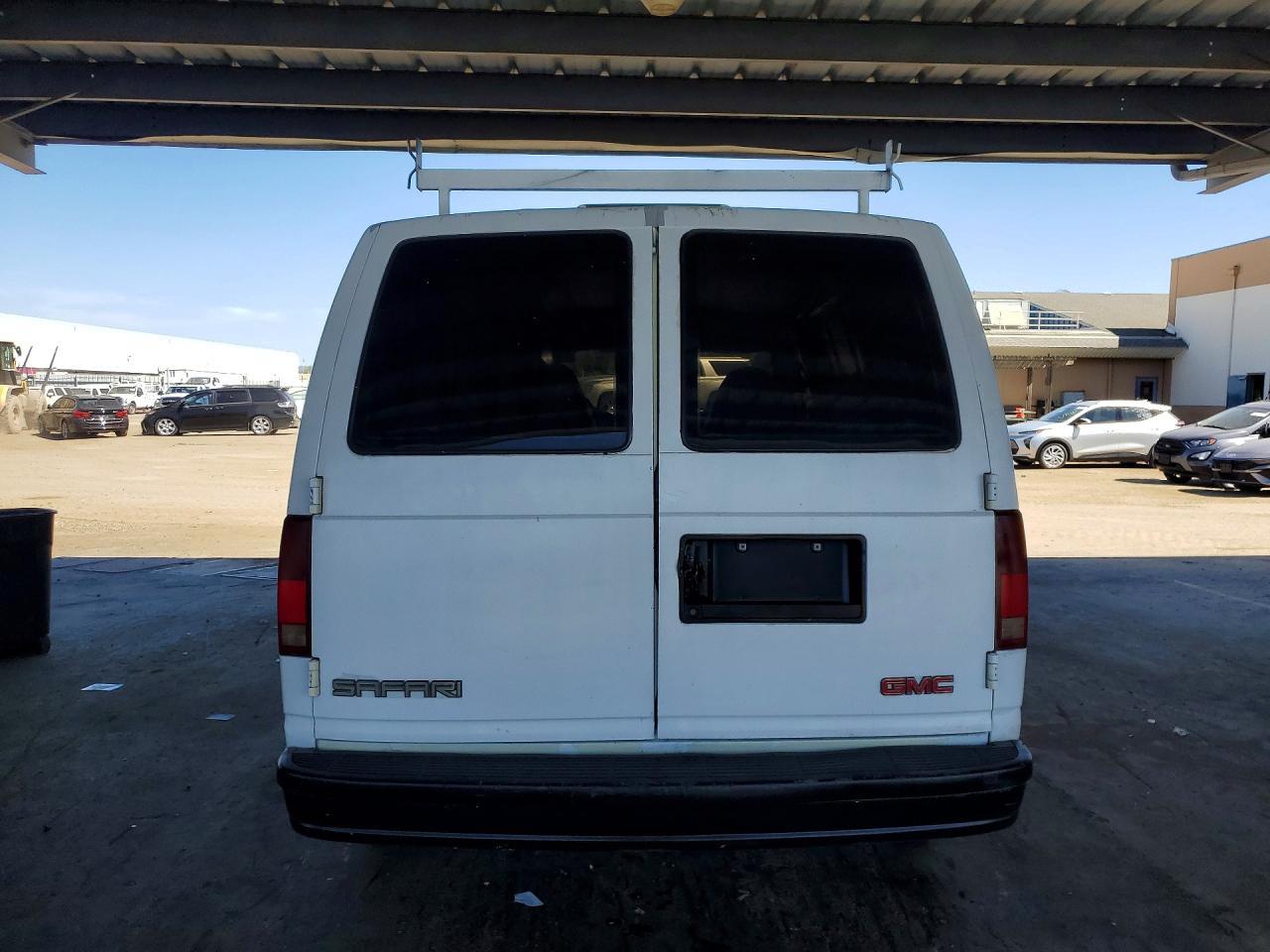 1999 GMC Safari XT