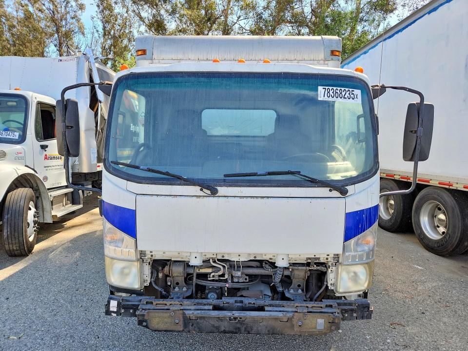 2011 Isuzu Npr hd box Truck