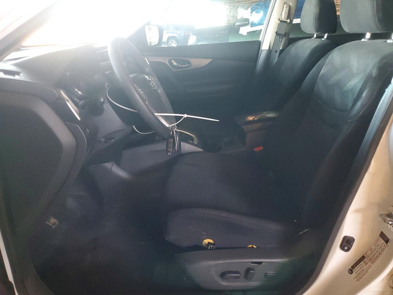 2016 Nissan Rogue sv