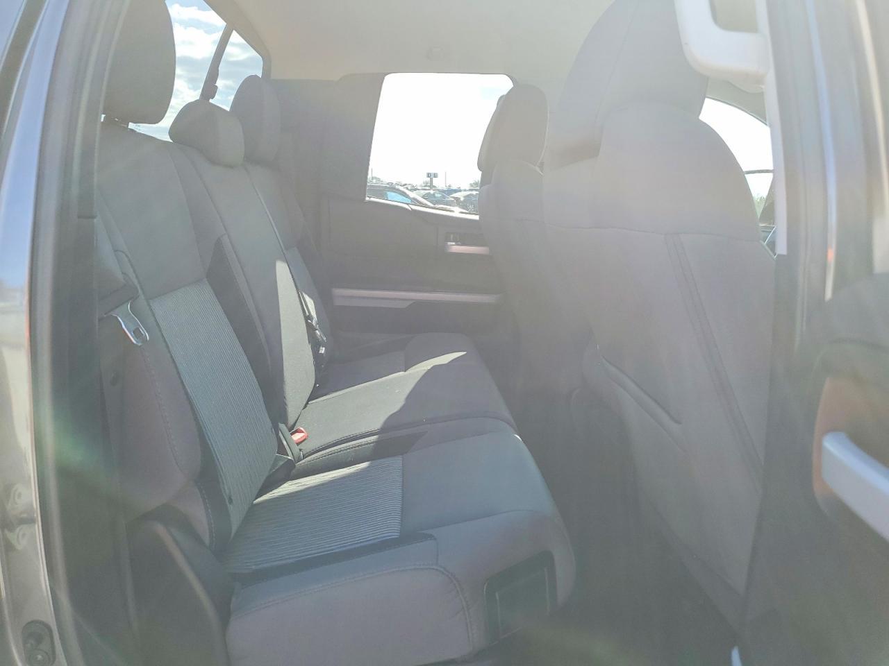 2015 Toyota Tundra SR5
