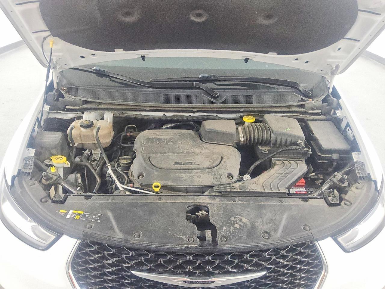 2023 Chrysler Pacifica Touring l
