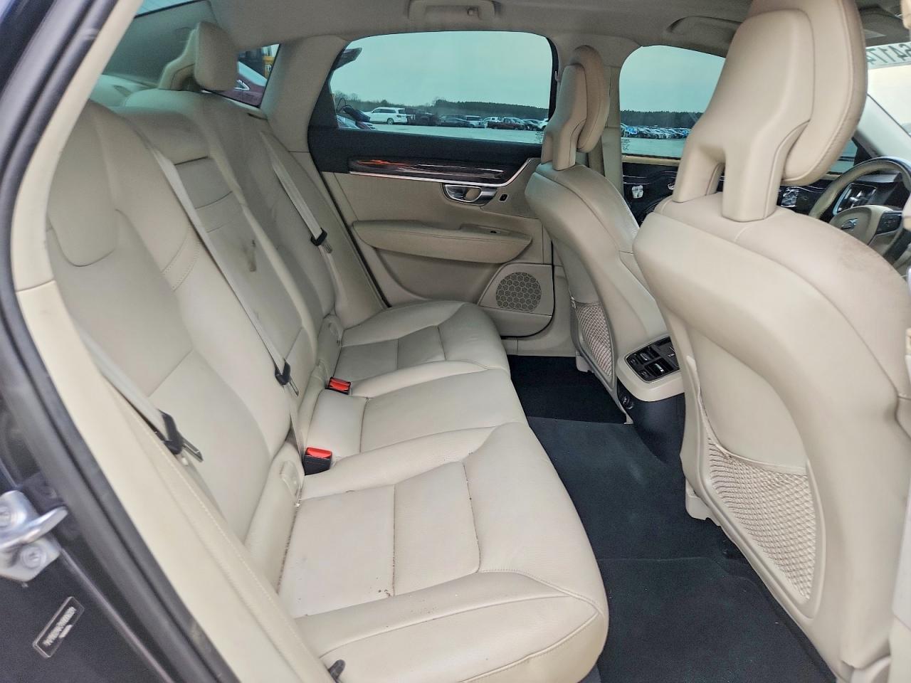 2017 Volvo S90 T5 Momentum