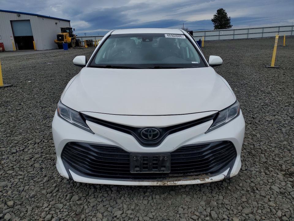 2020 Toyota Camry le