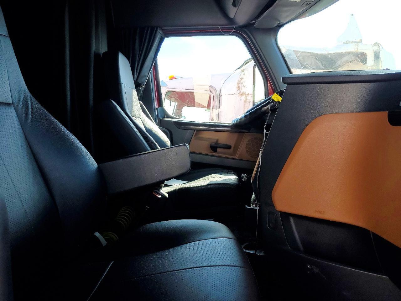 2021 Freightliner Cascadia 126 Semi Truck