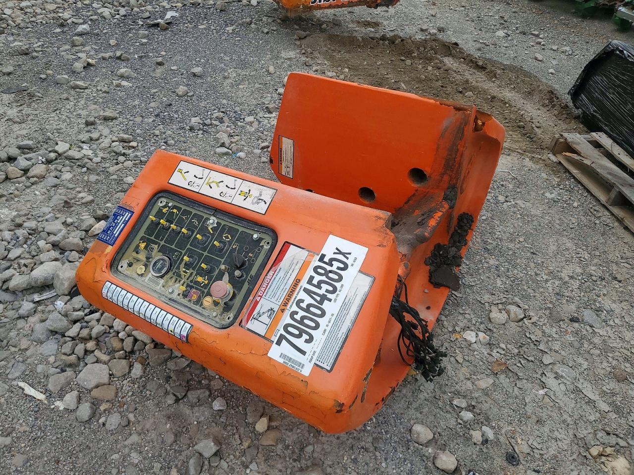 2010 JLG E400AJP Boom Lift