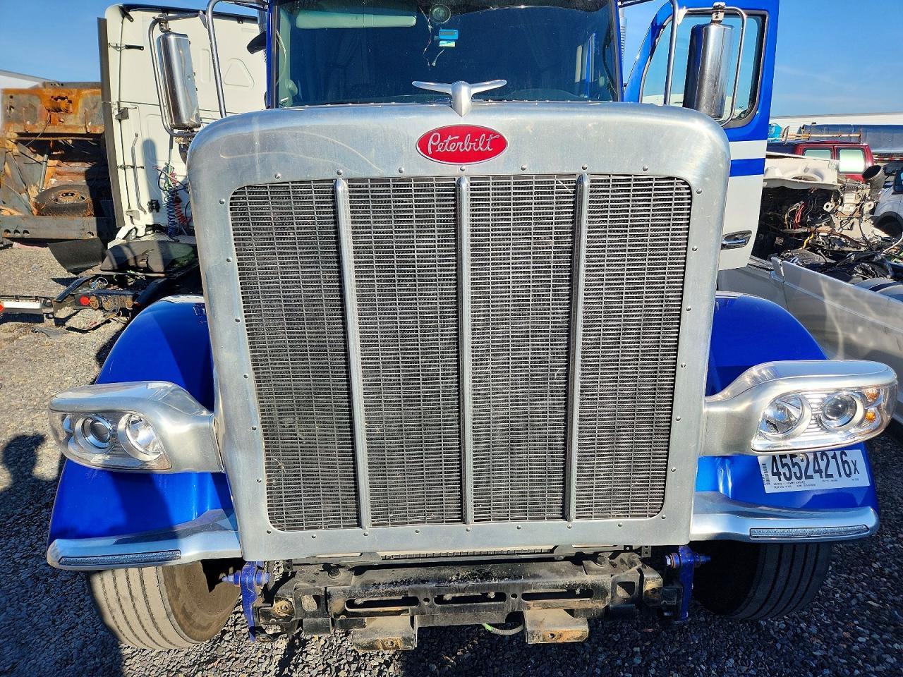 2025 Peterbilt 589