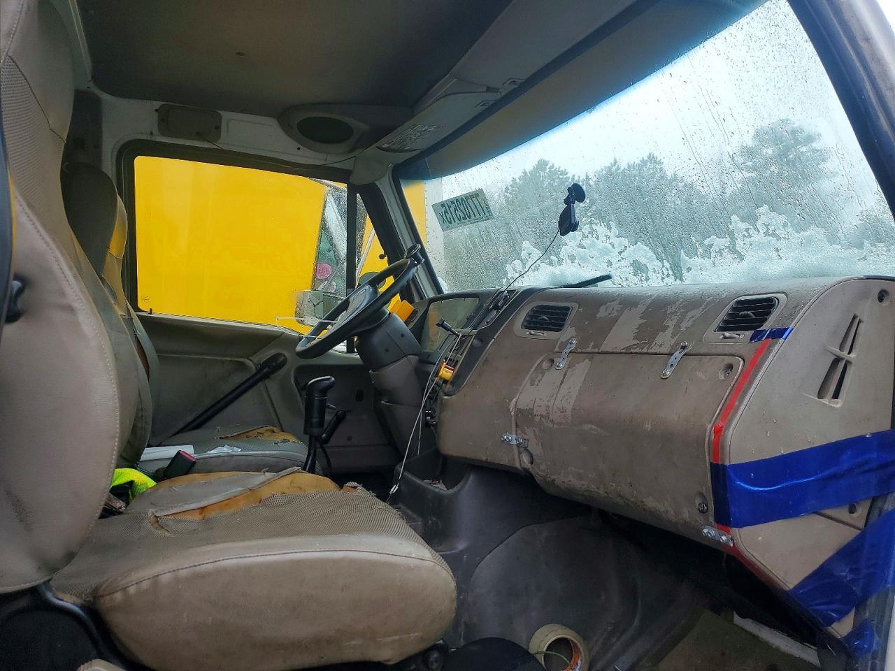 2000 Sterling 2000 Sterling L9500 Dump Truck