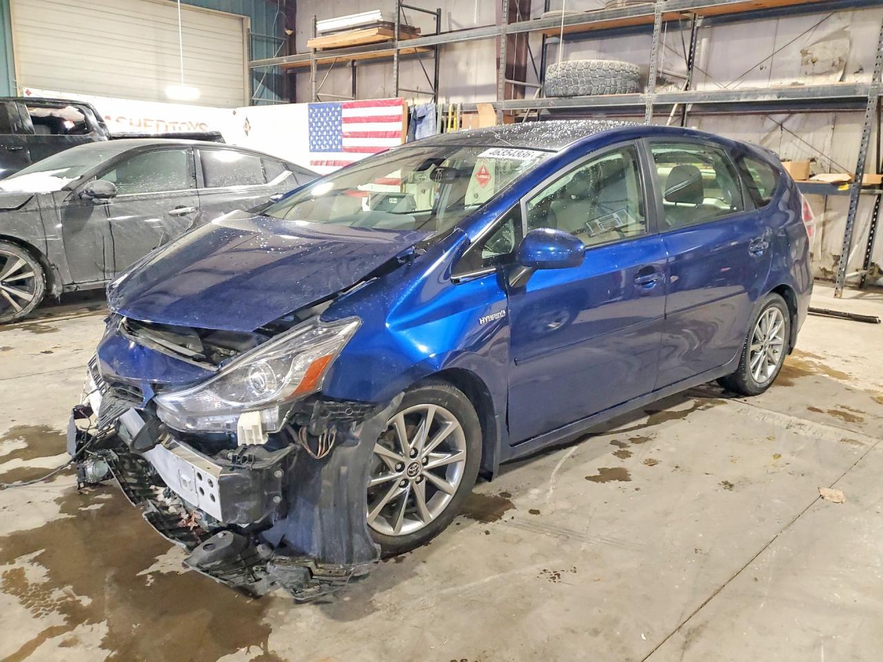 2015 Toyota Prius v Five