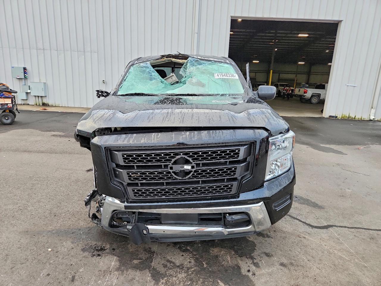 2023 Nissan Titan SV