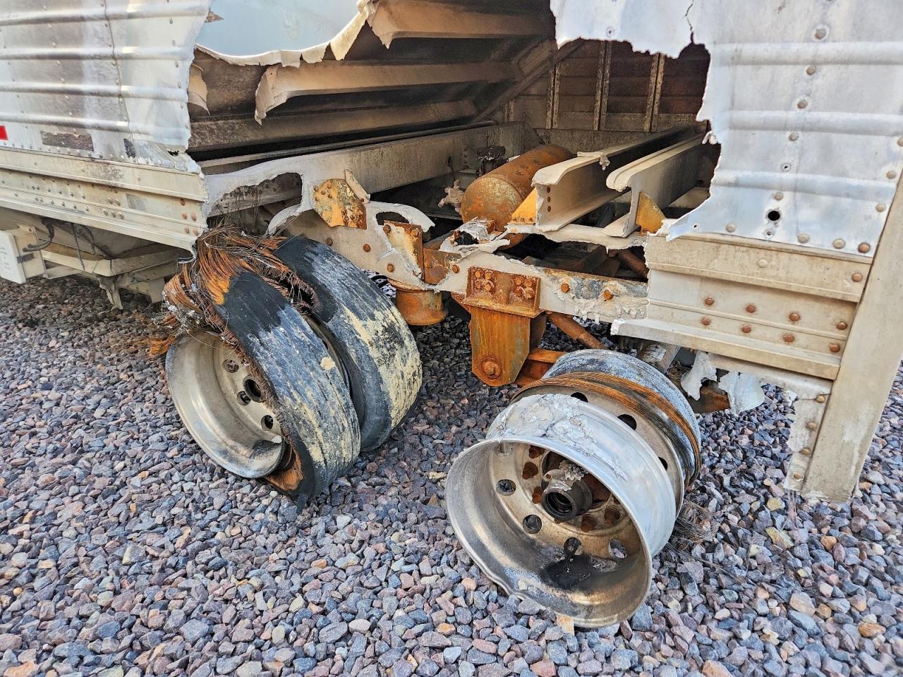 2013 Stroughton Ahvcw-422T-AR-A Grain Trailer