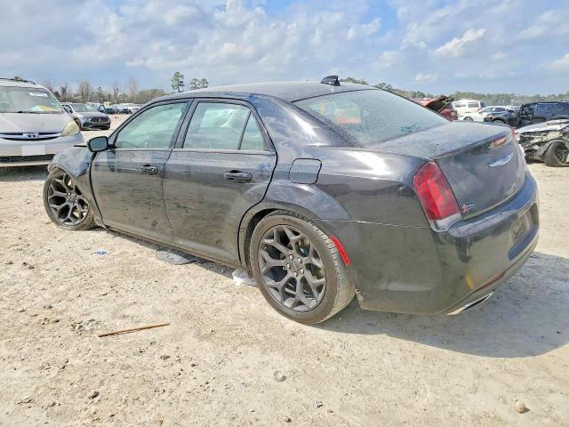 2019 Chrysler 300 Touring