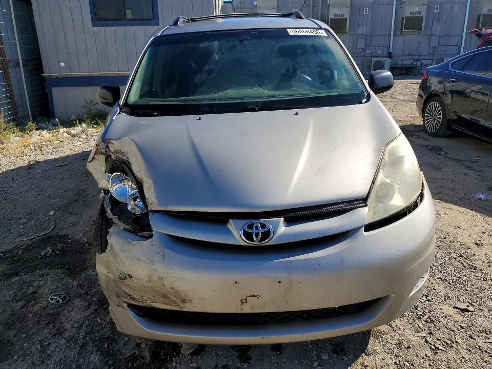 2008 Toyota Sienna le 8-passenger