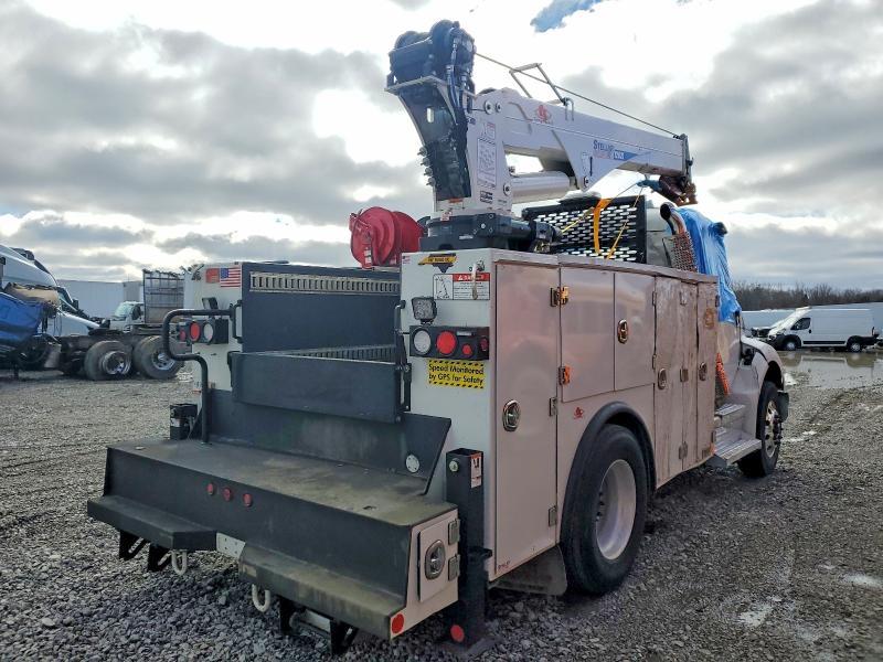 2025 Peterbilt 536 Utility / Service Truck
