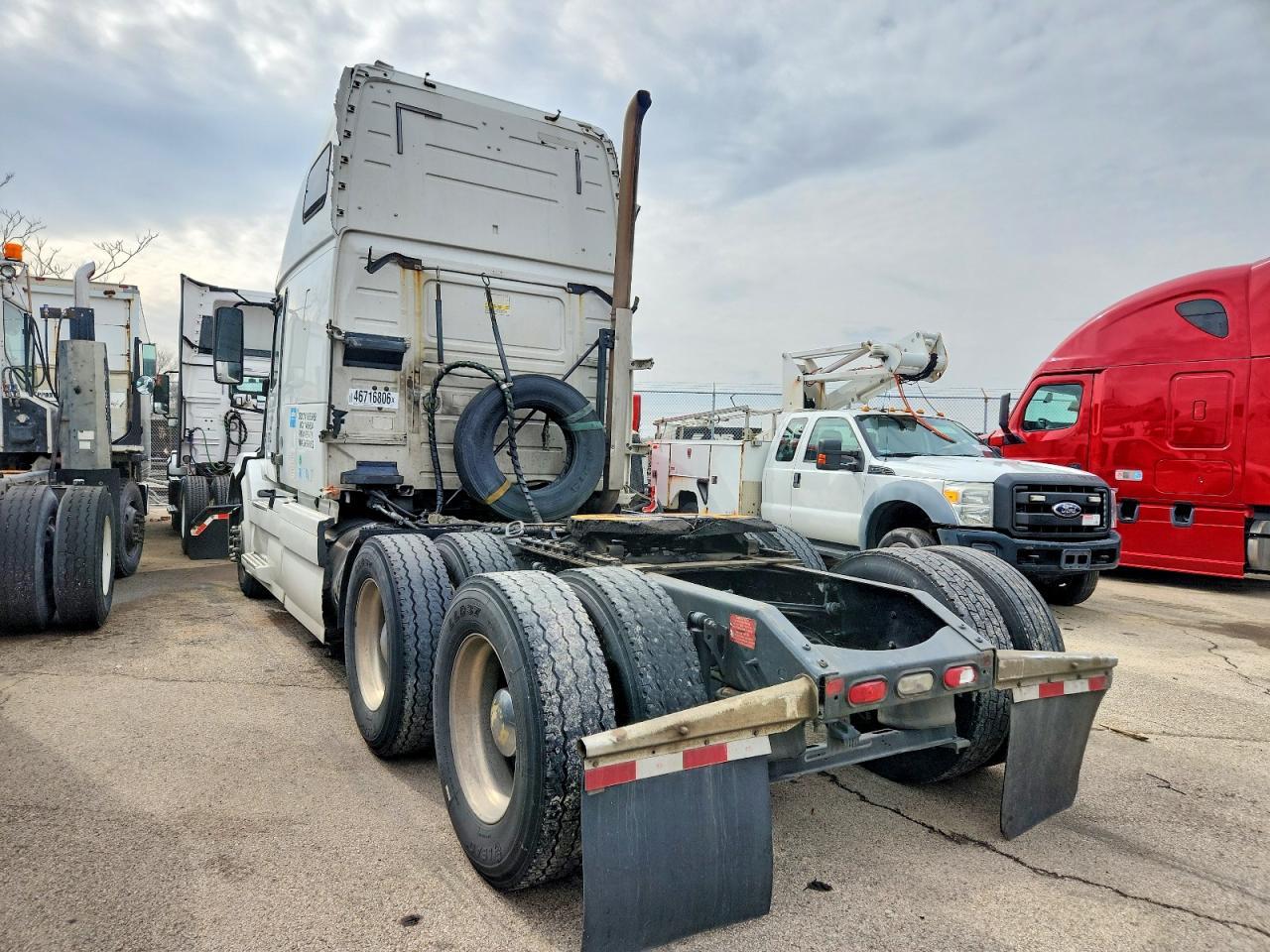 2016 Volv O VNL Semi Truck