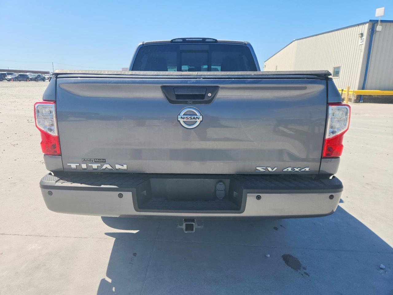2018 Nissan Titan SV
