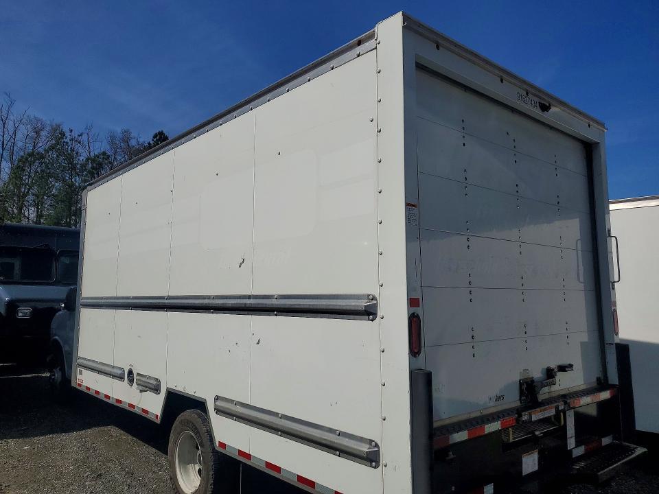 2022 GMC Savana box Truck