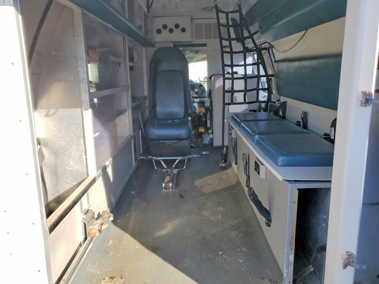 2009 Ford E-350 Ambulance