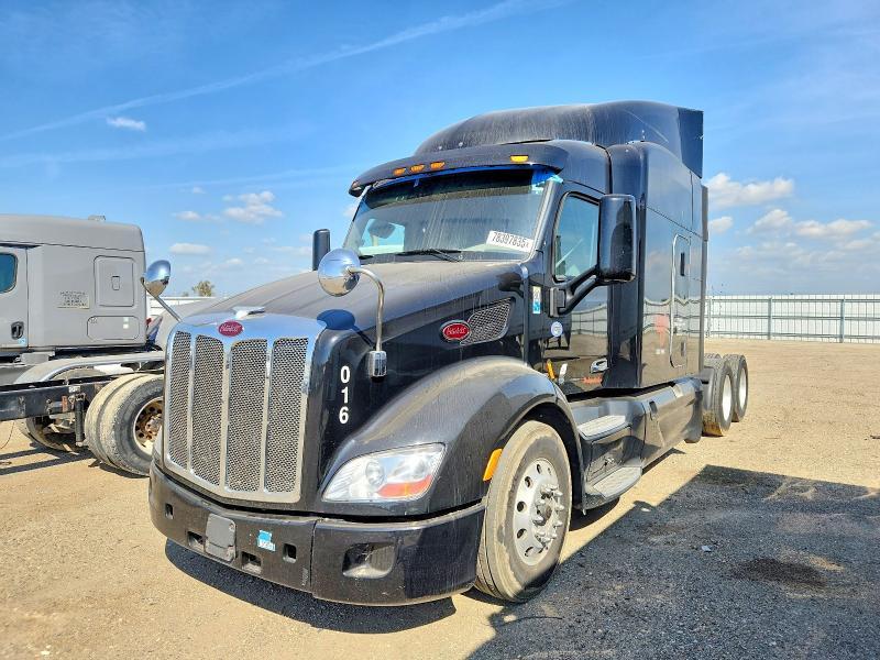 2019 Peterbilt 579 Semi Truck