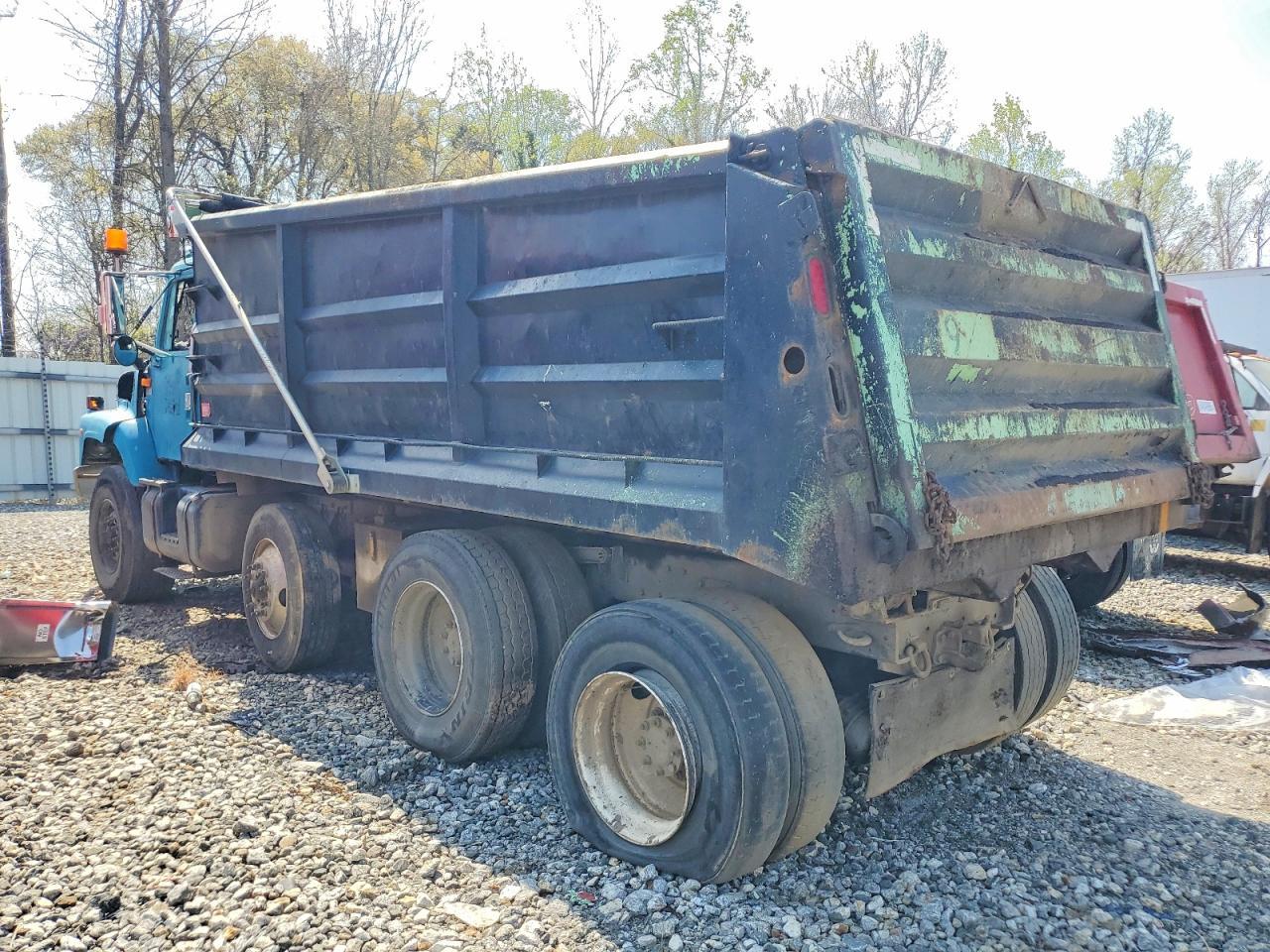 1998 International 2000 2674