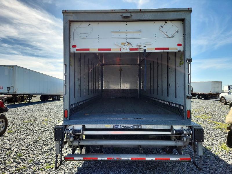 2019 Peterbilt 348 BOX Truck