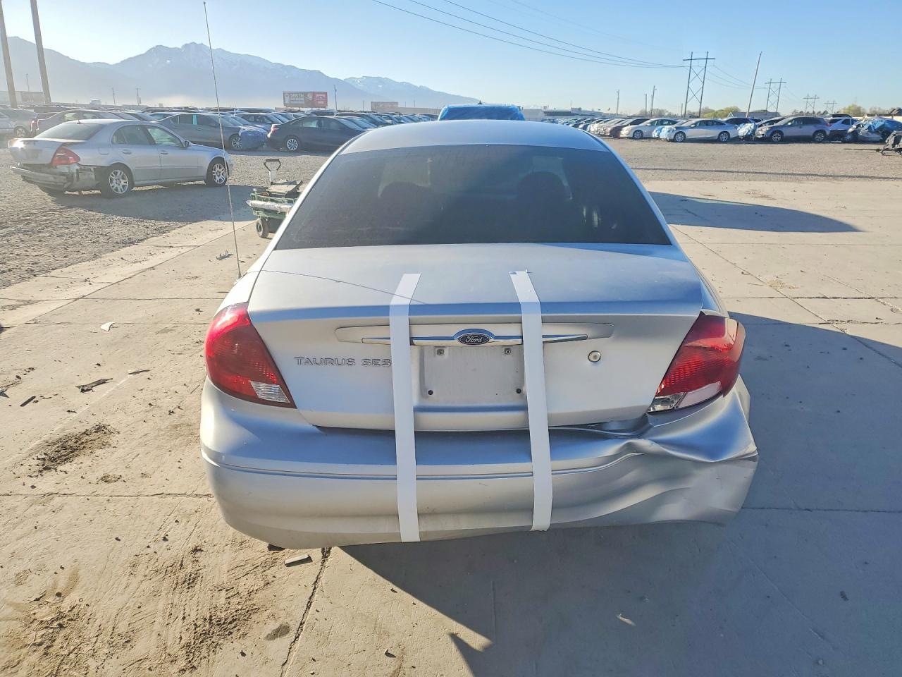 2003 Ford Taurus