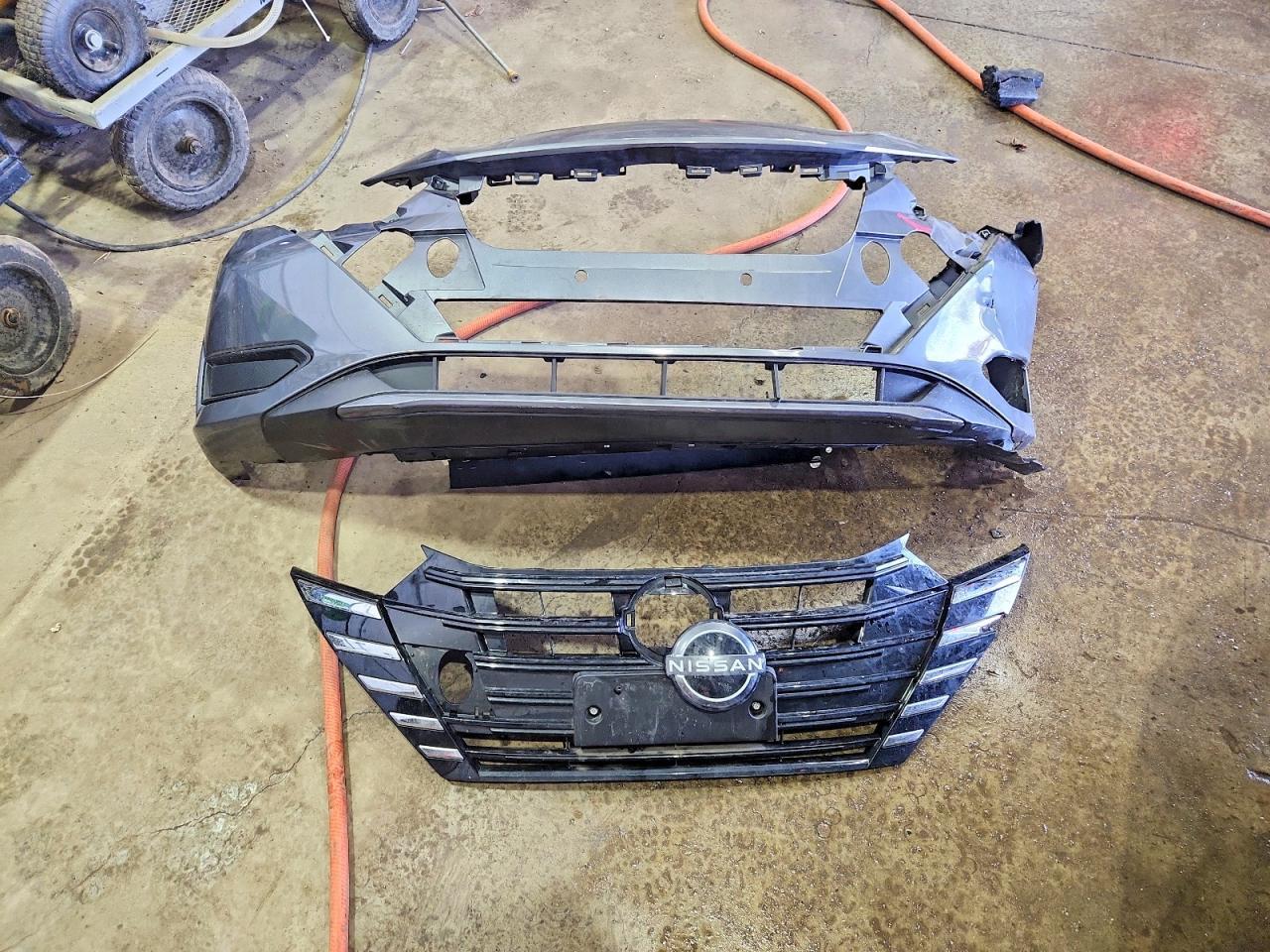 2024 Nissan Versa sv