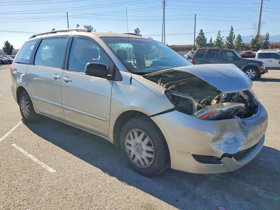 2009 Toyota Sienna ce 8-passenger