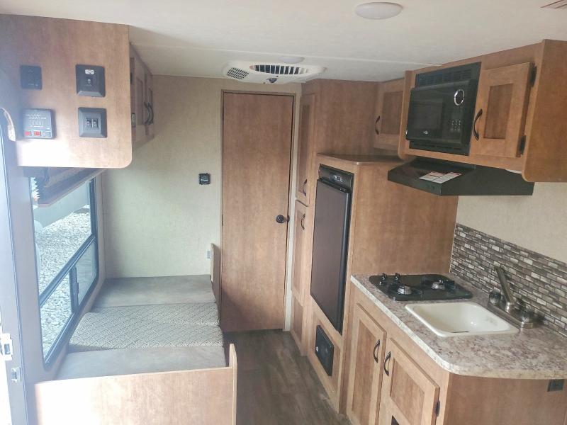 2017 Starcraft Autumn Ar Recreational Vehicle (RV)