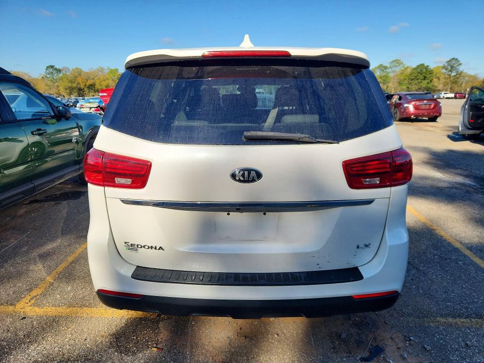 2020 KIA Sedona lx