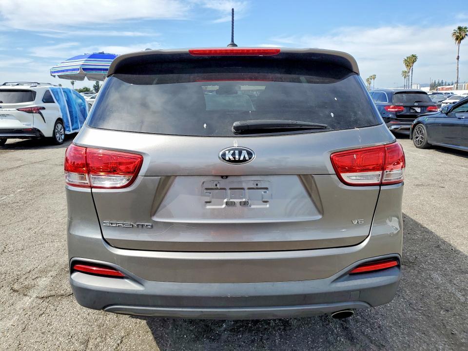 2016 KIA Sorento lx V6