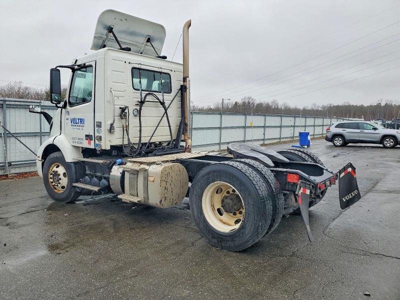 2019 Volvo VNR-Semi Truck