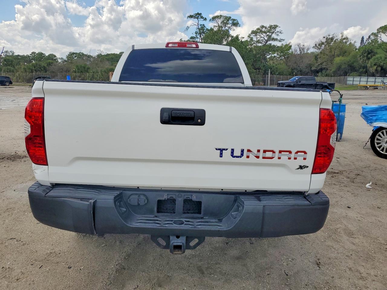 2017 Toyota Tundra SR